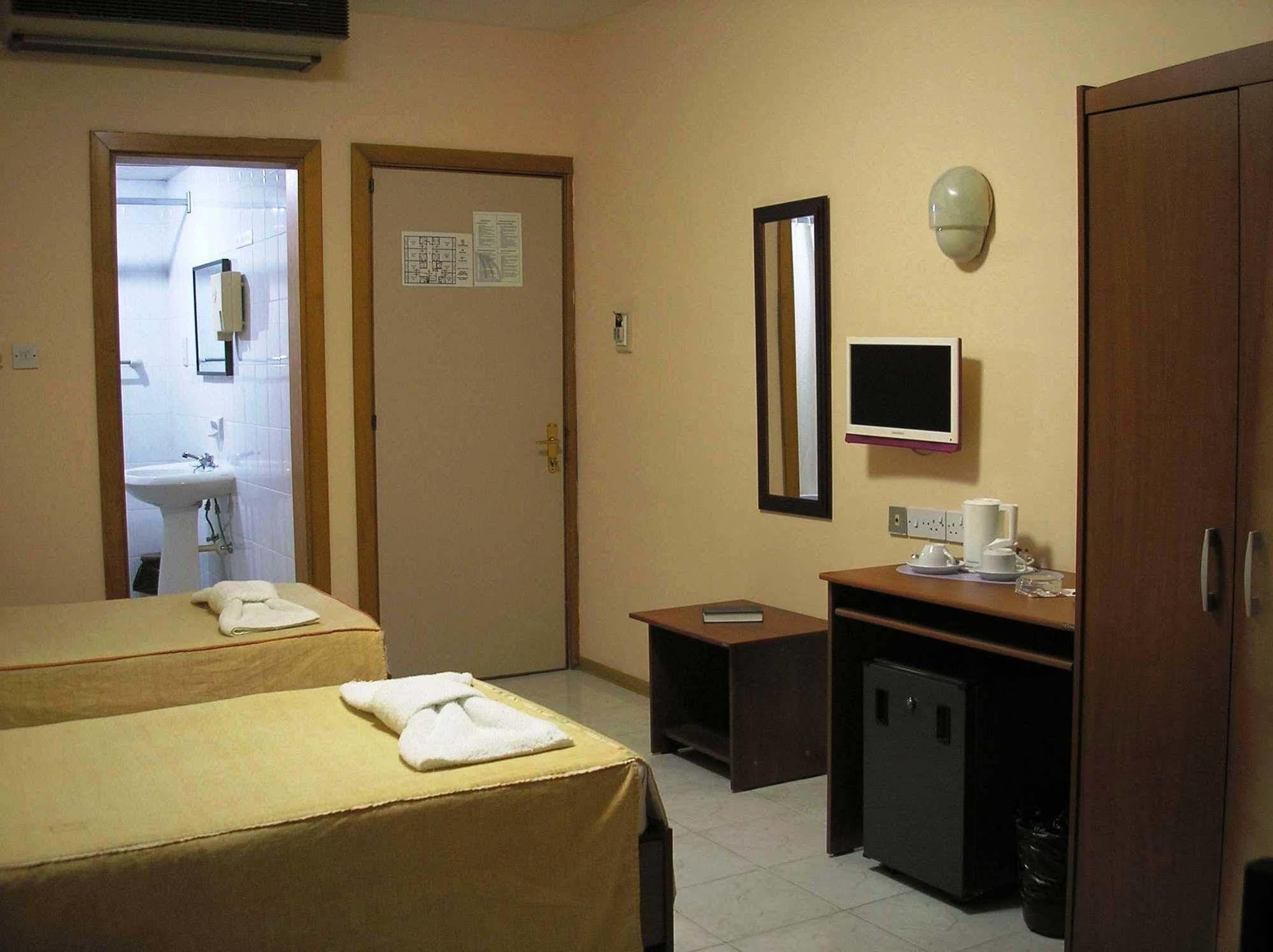 Relax Inn Hotel St. Paul's Bay Exterior foto